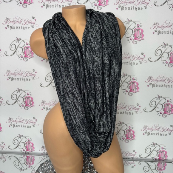 Wilfred free scarf circle infinity large blanket stretchy soft weathered grey - Picture 8 of 9